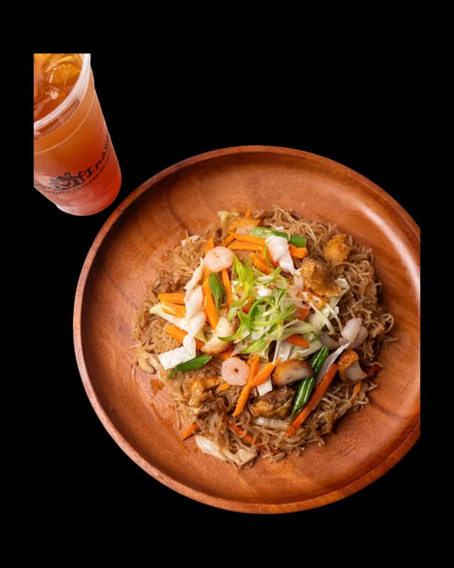 Filipino bihon stir fried rice noodles